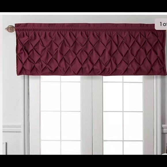 VCNY rod pocket balance. One piece. 60” x 20” the color is burgundy - Picture 1 of 5